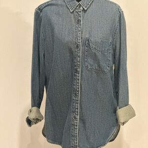 Universal Thread Dark Wash Denim Button-Up Shirt - Size Small